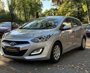 Hyundai Hyundai i30 1.6 Automatik LED AHK SitzHz PDC Tüv S Gebrauchtwagen