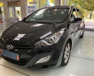 Hyundai Hyundai i30 1.6 CRDi cw Style Xen/Navi/1.Hand Gebrauchtwagen