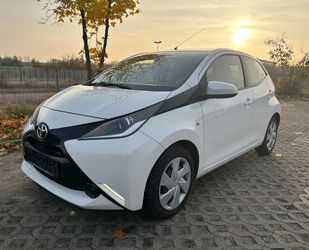 Toyota Toyota Aygo AYGO x-play/1 Hand -Klima-Scheckheft g Gebrauchtwagen