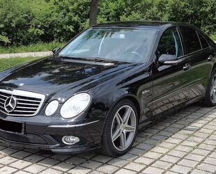 Mercedes-Benz Mercedes-Benz E 500 AMG Paket/Orig. KM/neues Servi Gebrauchtwagen