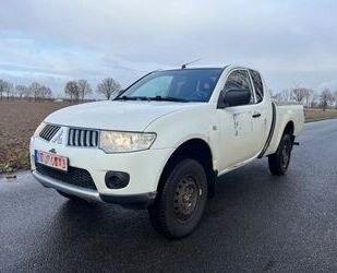 Mitsubishi Mitsubishi L200 4x4 1,5 CAB LKW Zulassung 2.5 DI Gebrauchtwagen