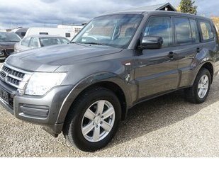 Mitsubishi Pajero 3.2 DI-D PDC AHK 7-Sitzer Sitzheizung 1. Hd Gebrauchtwagen